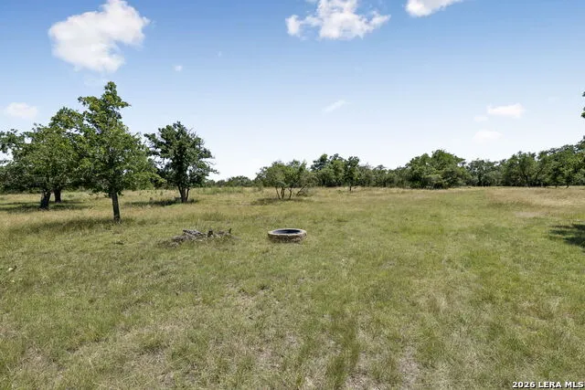 230 OLD ROEDER RD NW Harper, TX 78631
