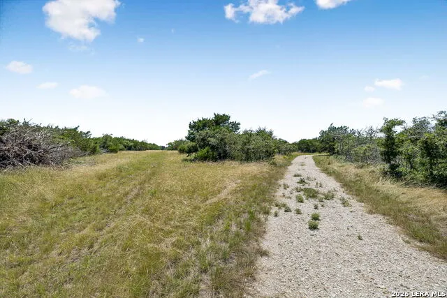 230 OLD ROEDER RD NW Harper, TX 78631