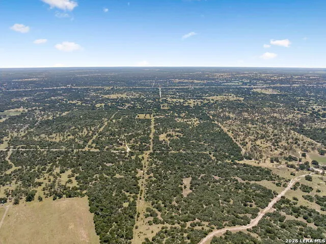 230 OLD ROEDER RD NW Harper, TX 78631
