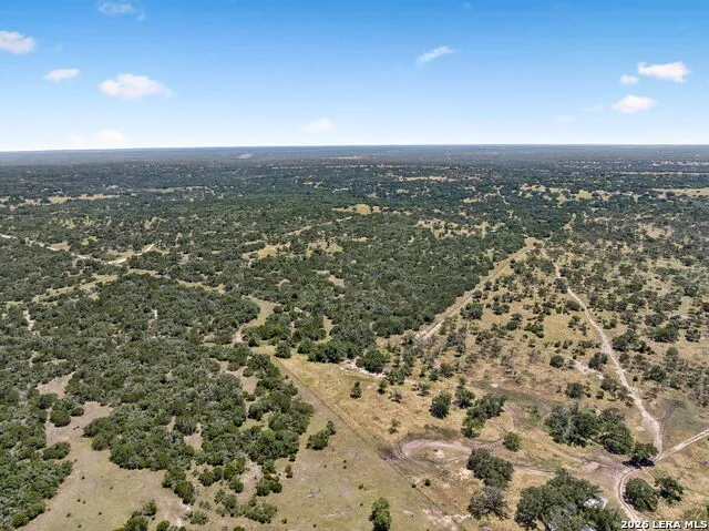 230 OLD ROEDER RD NW Harper, TX 78631