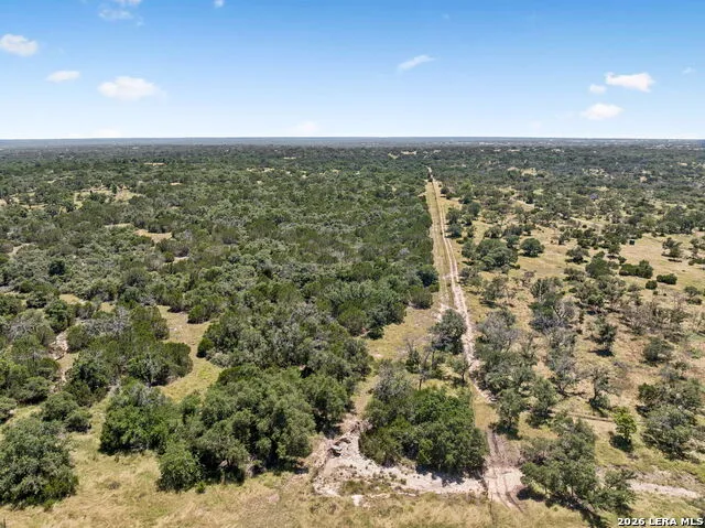 230 OLD ROEDER RD NW Harper, TX 78631