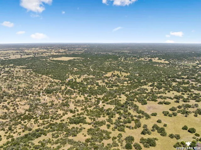 230 OLD ROEDER RD NW Harper, TX 78631