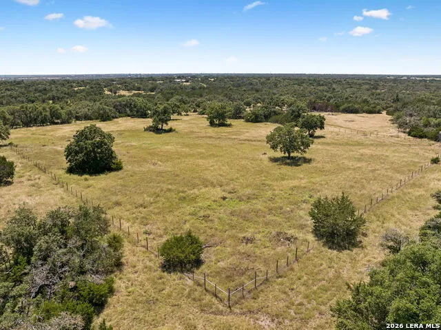 230 OLD ROEDER RD NW Harper, TX 78631
