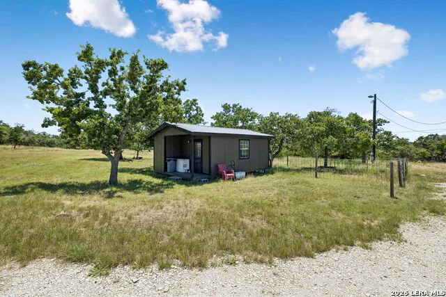 230 OLD ROEDER RD NW Harper, TX 78631