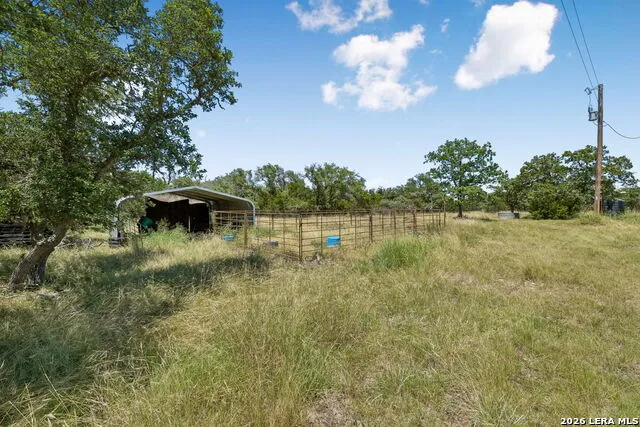 230 OLD ROEDER RD NW Harper, TX 78631