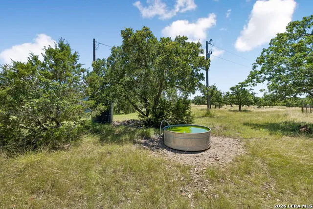 230 OLD ROEDER RD NW Harper, TX 78631