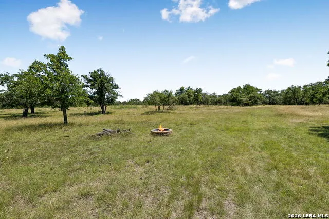 230 OLD ROEDER RD NW Harper, TX 78631