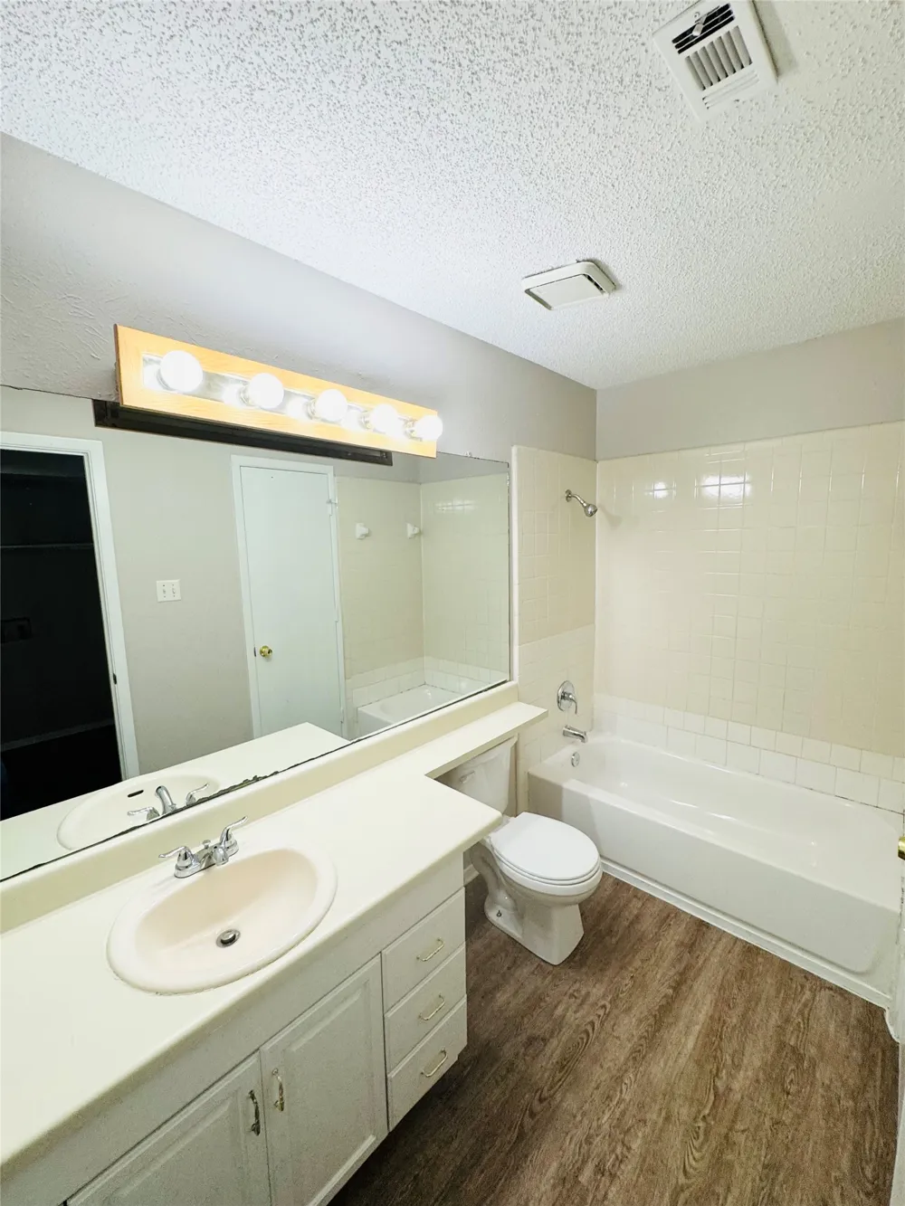 821 Colchester Drive Mesquite, TX 75149