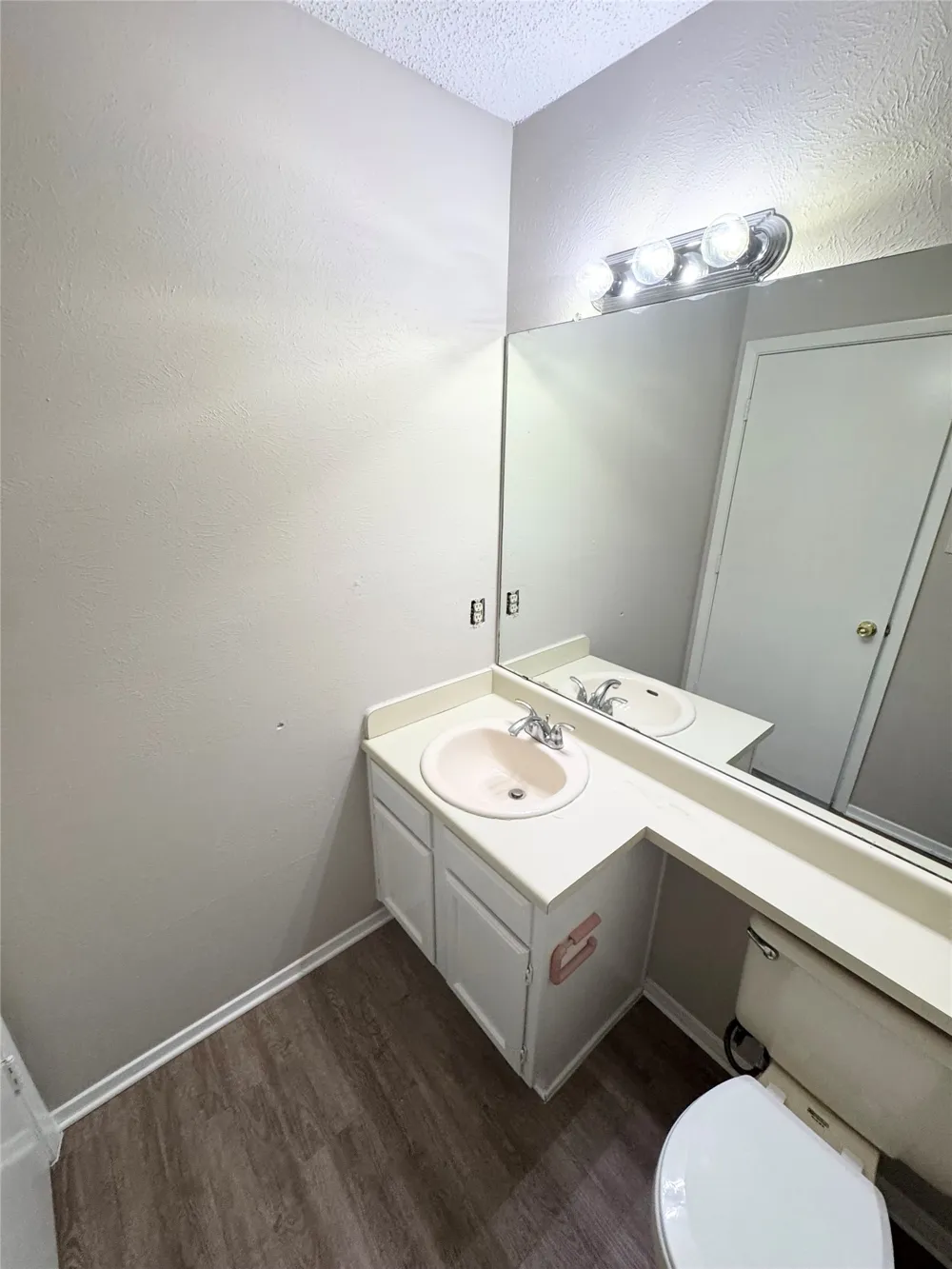 821 Colchester Drive Mesquite, TX 75149