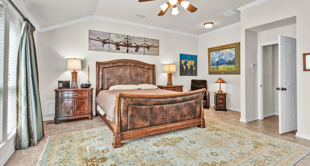 9445 Cr 415 E Navasota, TX 77868