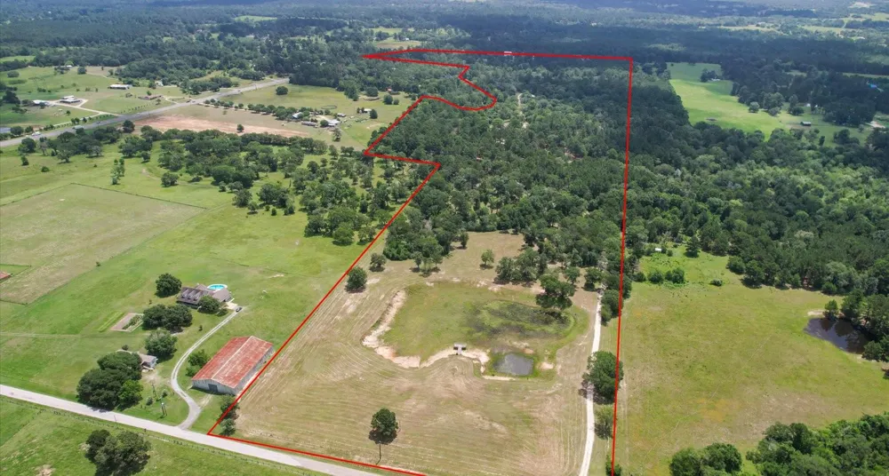 9445 Cr 415 E Navasota, TX 77868