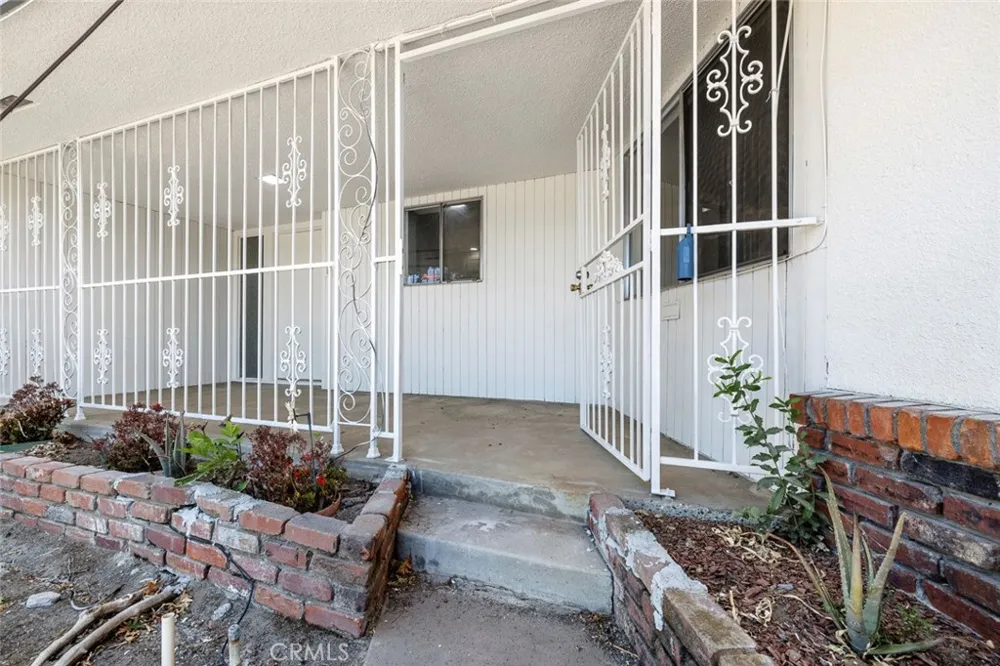 947 S Stanford Avenue Fresno, CA 93727
