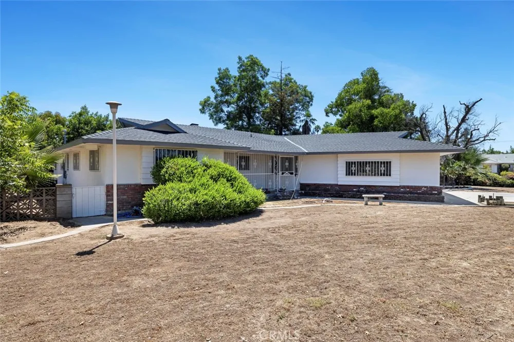 947 S Stanford Avenue Fresno, CA 93727
