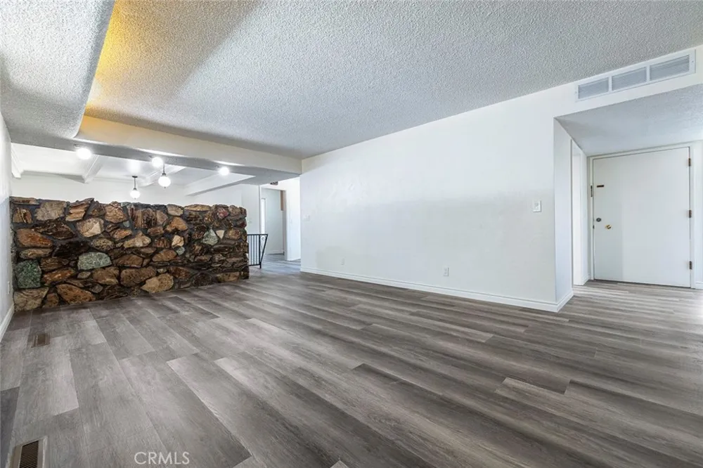947 S Stanford Avenue Fresno, CA 93727
