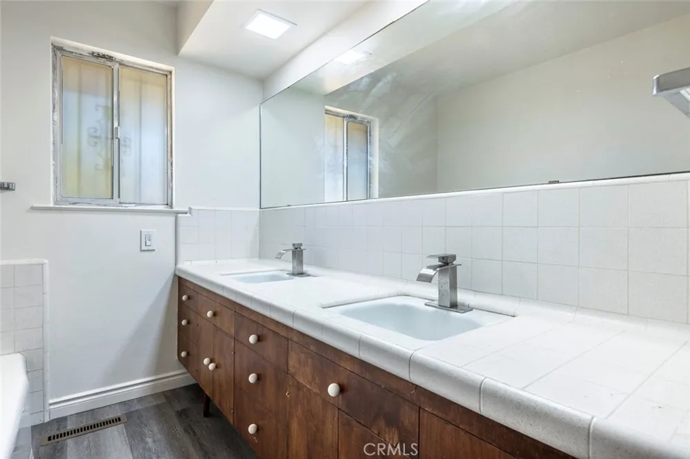 947 S Stanford Avenue Fresno, CA 93727