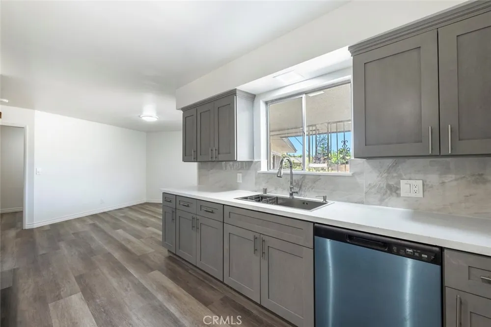 947 S Stanford Avenue Fresno, CA 93727