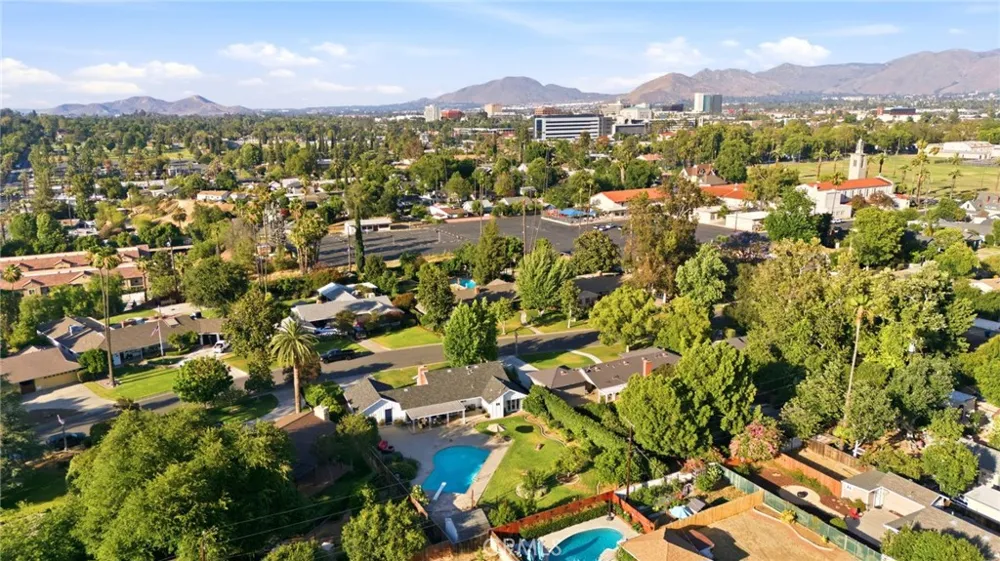 4374 Ramona Drive Riverside, CA 92506