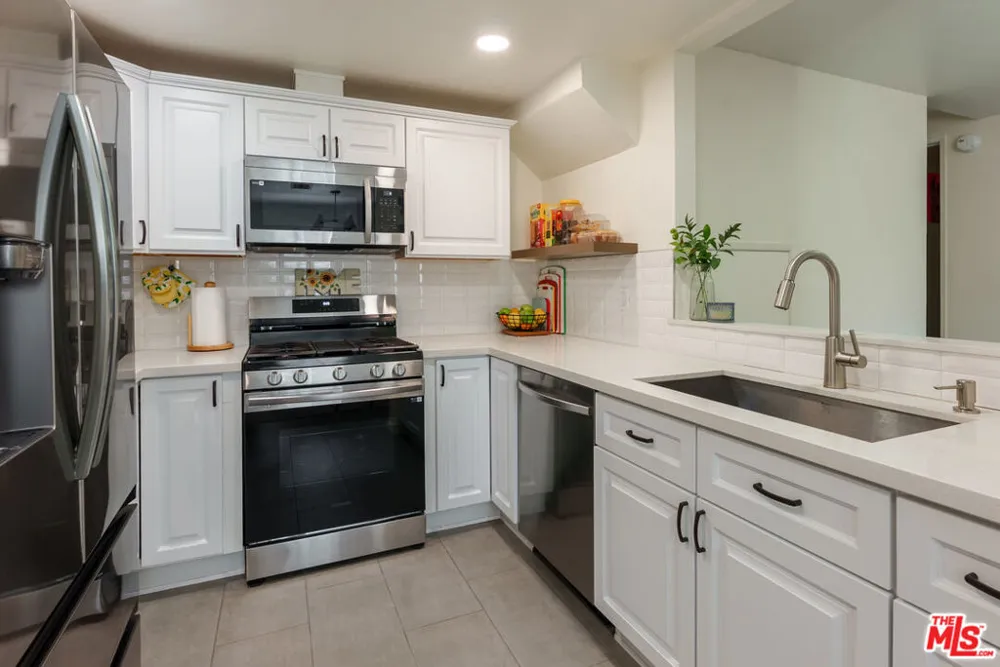 9376 Moonbeam Avenue #9 Panorama City, CA 91402