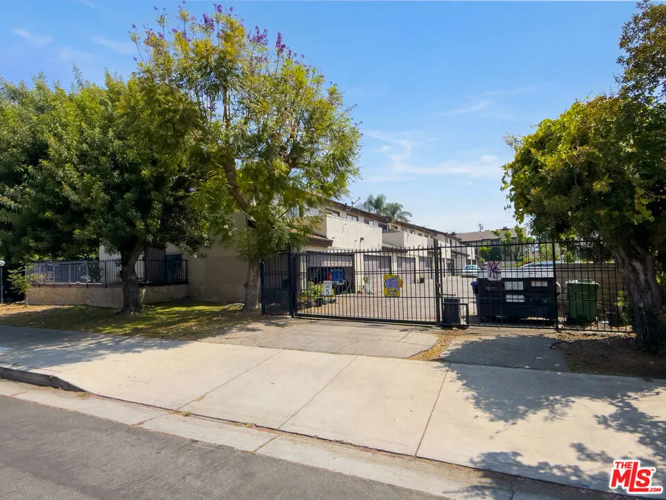 9376 Moonbeam Avenue #9 Panorama City, CA 91402