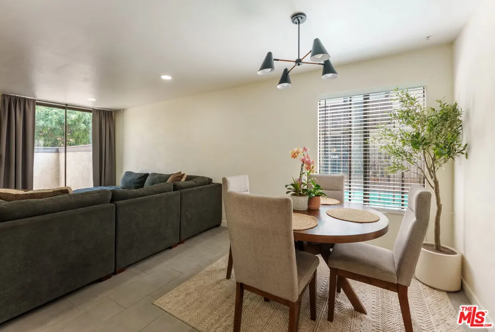 9376 Moonbeam Avenue #9 Panorama City, CA 91402