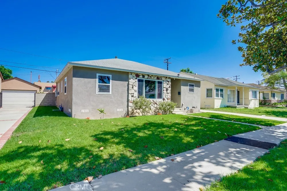 15516 Chadron Gardena, CA 90249