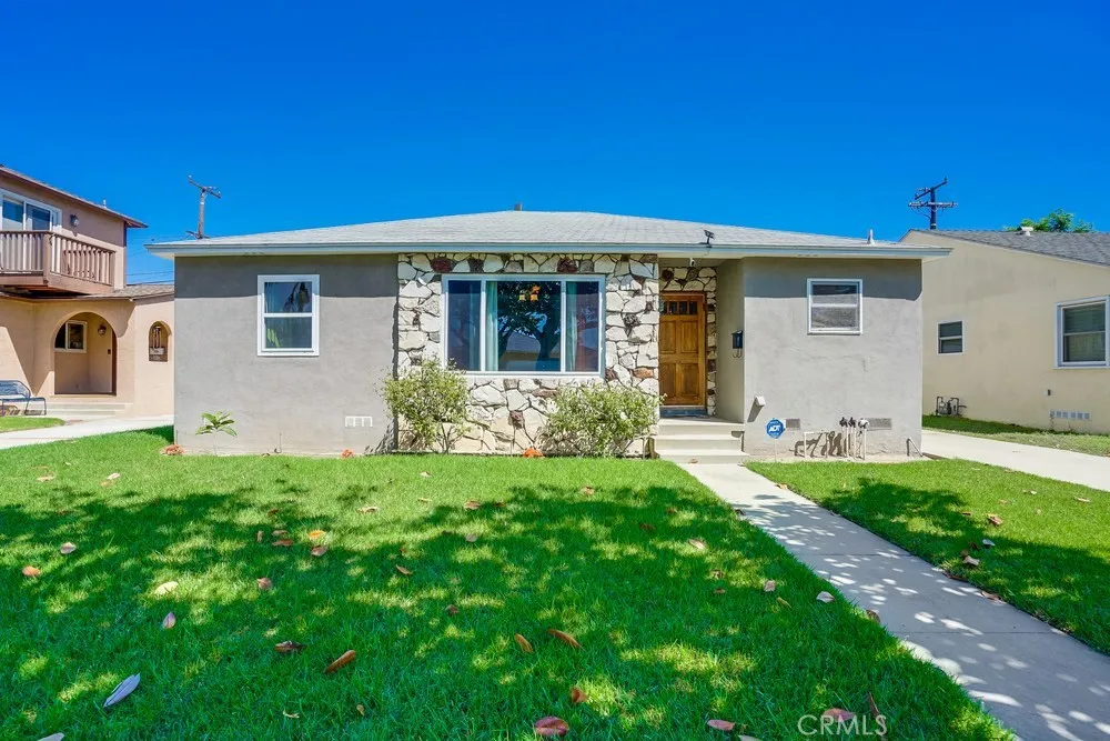 15516 Chadron Gardena, CA 90249