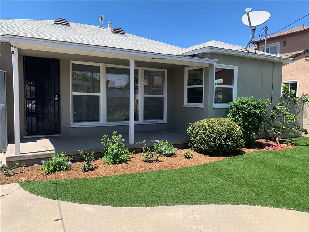 15516 Chadron Gardena, CA 90249