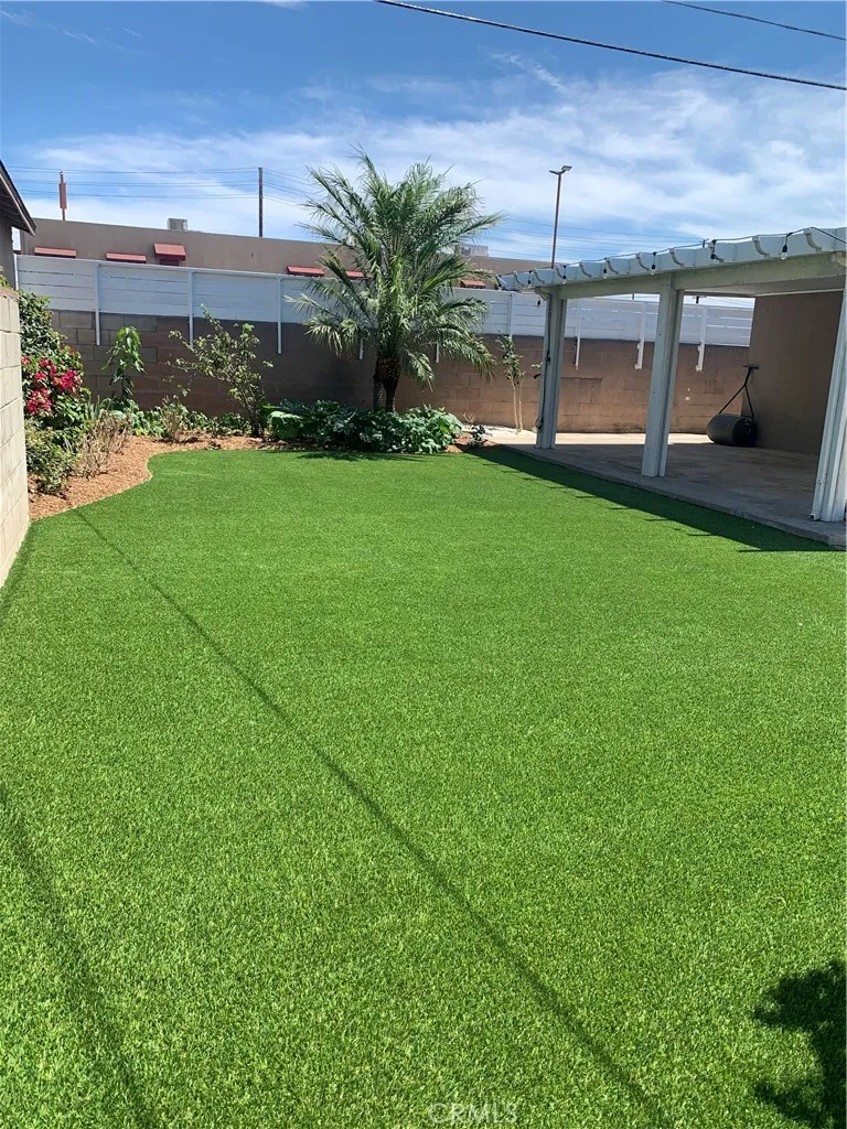 15516 Chadron Gardena, CA 90249