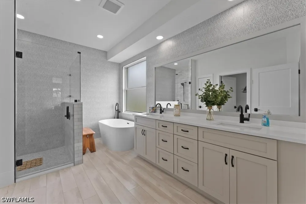 Pepper Tree Way Naples, FL 34114