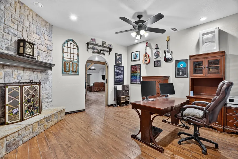 1017 County Road 3555 Paradise, TX 76073