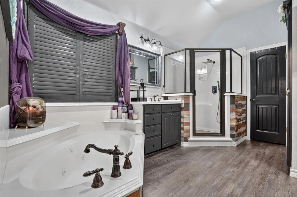 1017 County Road 3555 Paradise, TX 76073