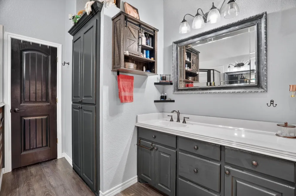 1017 County Road 3555 Paradise, TX 76073