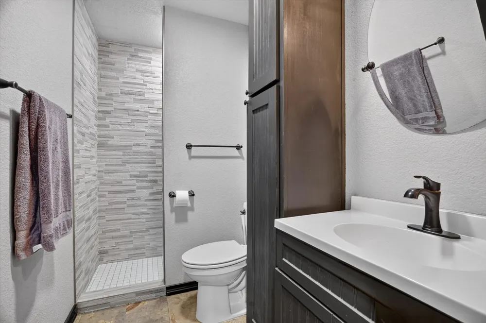 1017 County Road 3555 Paradise, TX 76073