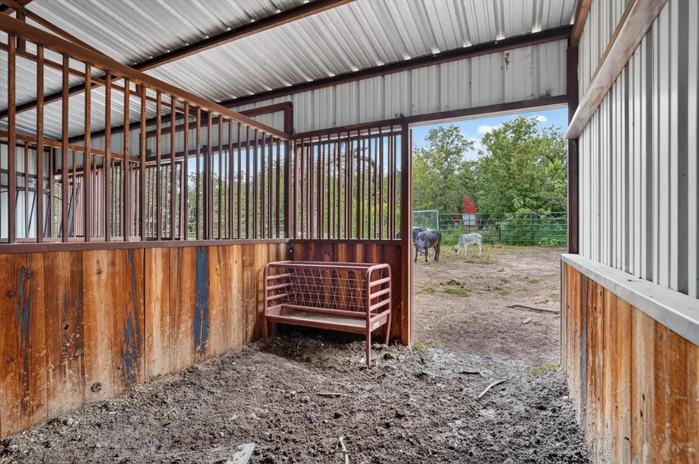 1017 County Road 3555 Paradise, TX 76073