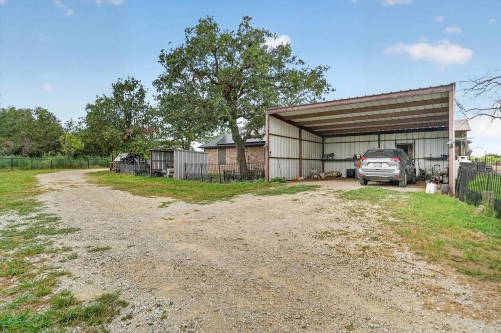 1017 County Road 3555 Paradise, TX 76073
