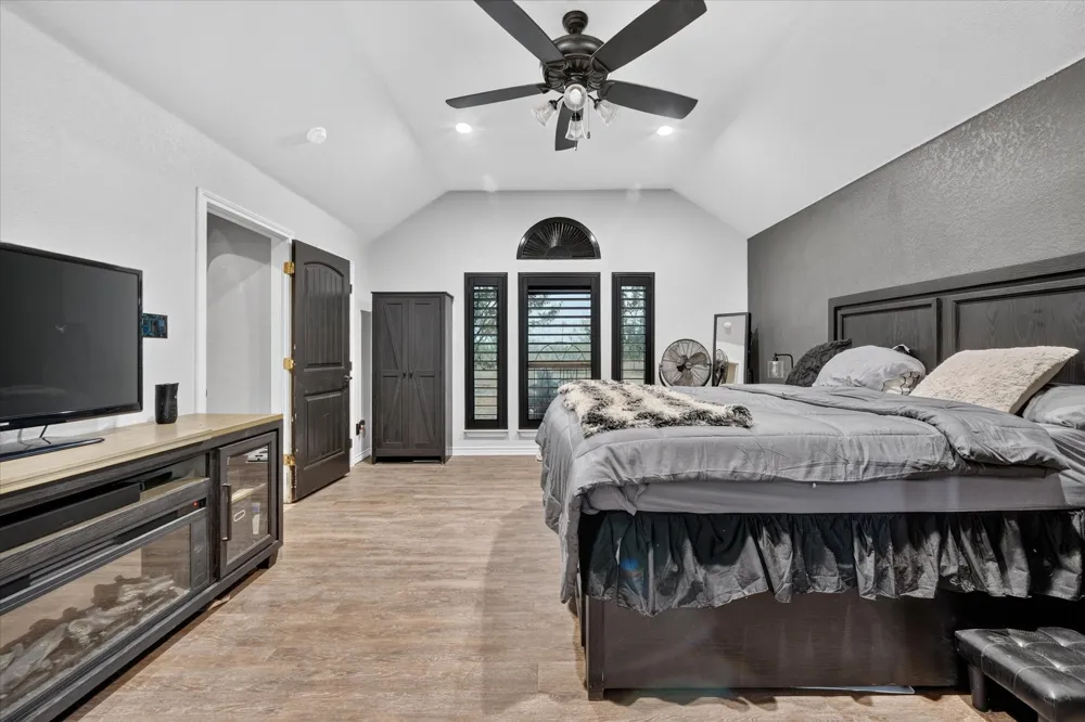 1017 County Road 3555 Paradise, TX 76073