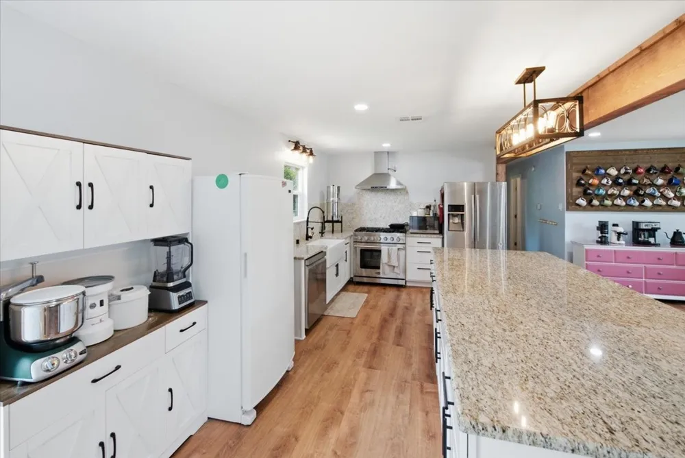 213 Virginia Drive Lacy Lakeview, TX 76705