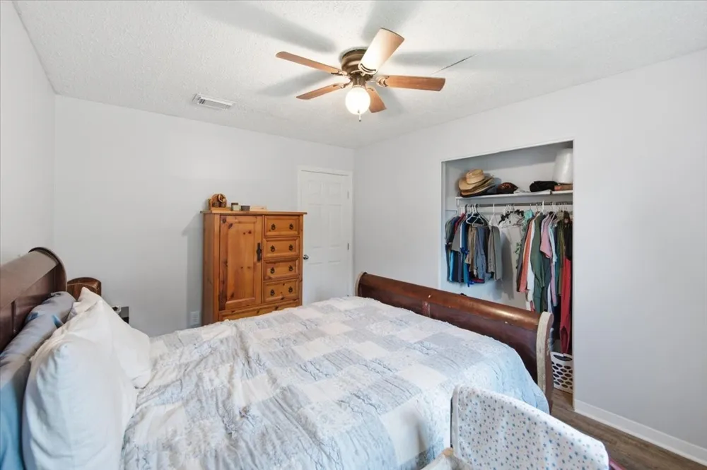 213 Virginia Drive Lacy Lakeview, TX 76705