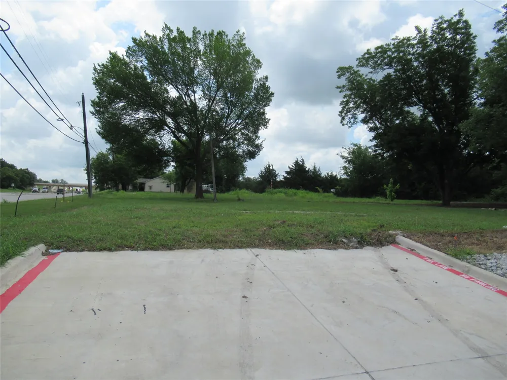 435 E Audie Murphy Parkway Farmersville, TX 75442