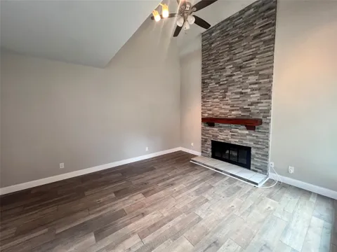 8404 Forest Lane