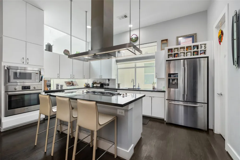 1229 W 17th Street Houston, TX 77008