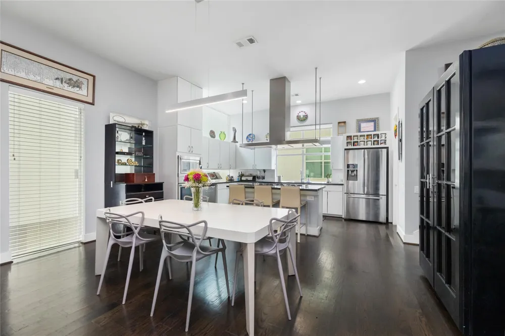 1229 W 17th Street Houston, TX 77008