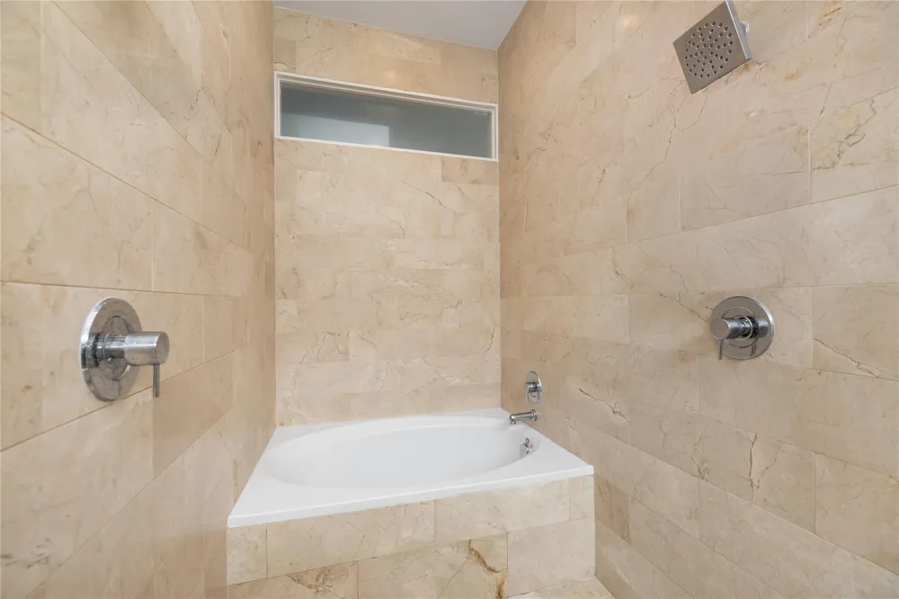 1229 W 17th Street Houston, TX 77008