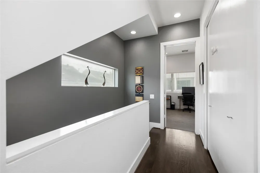 1229 W 17th Street Houston, TX 77008