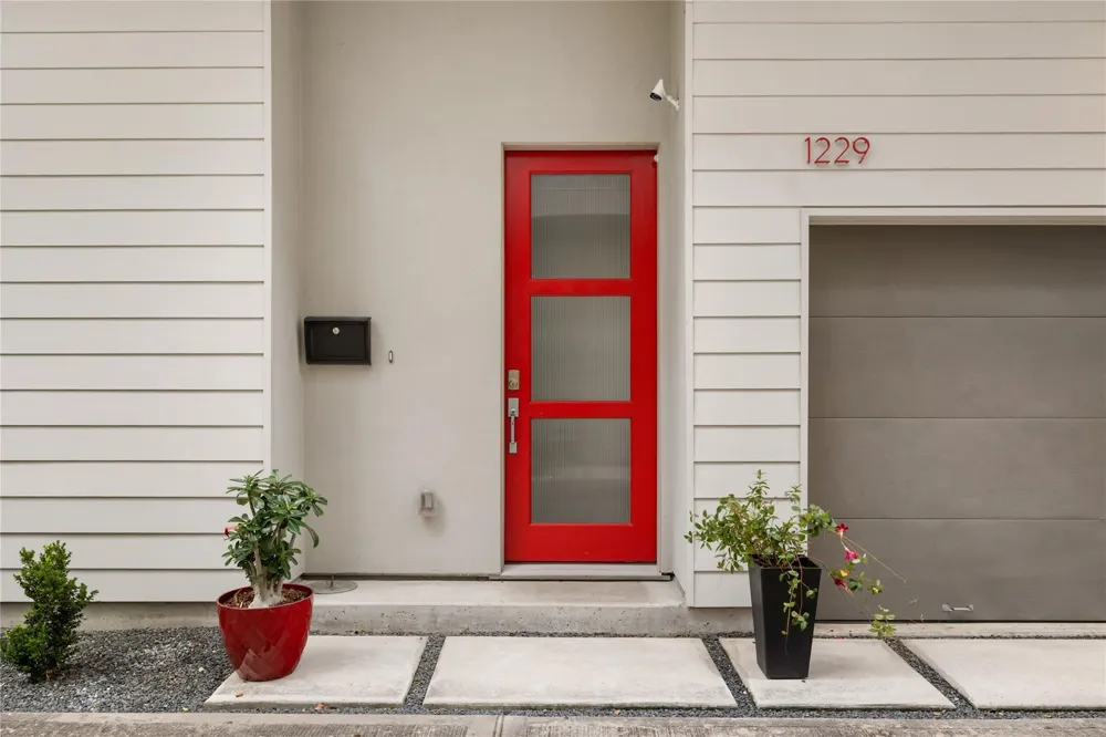 1229 W 17th Street Houston, TX 77008