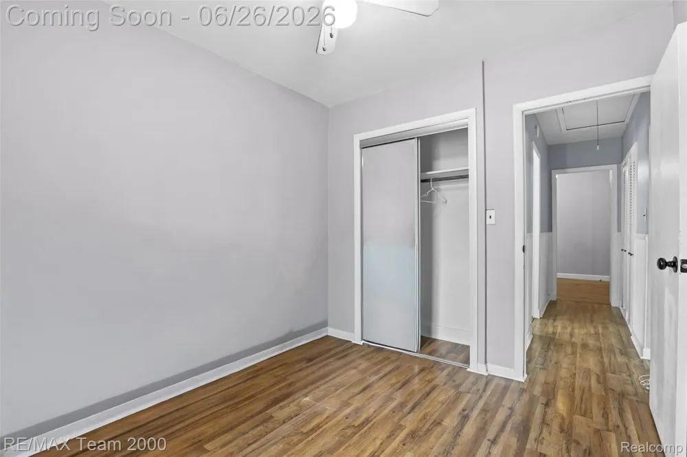 23336 Hoover Avenue Hazel Park City, MI 48030