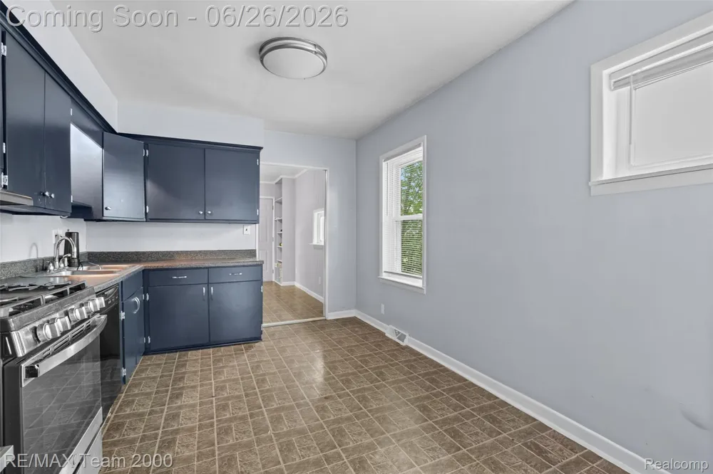 23336 Hoover Avenue Hazel Park City, MI 48030