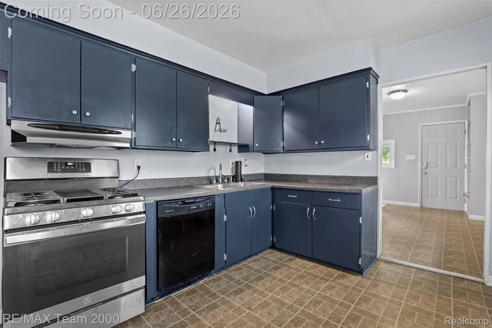 23336 Hoover Avenue Hazel Park City, MI 48030