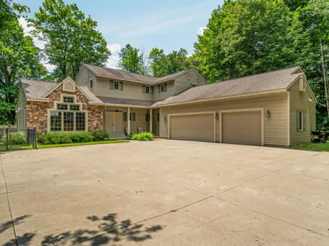 15445 Holly Drive
