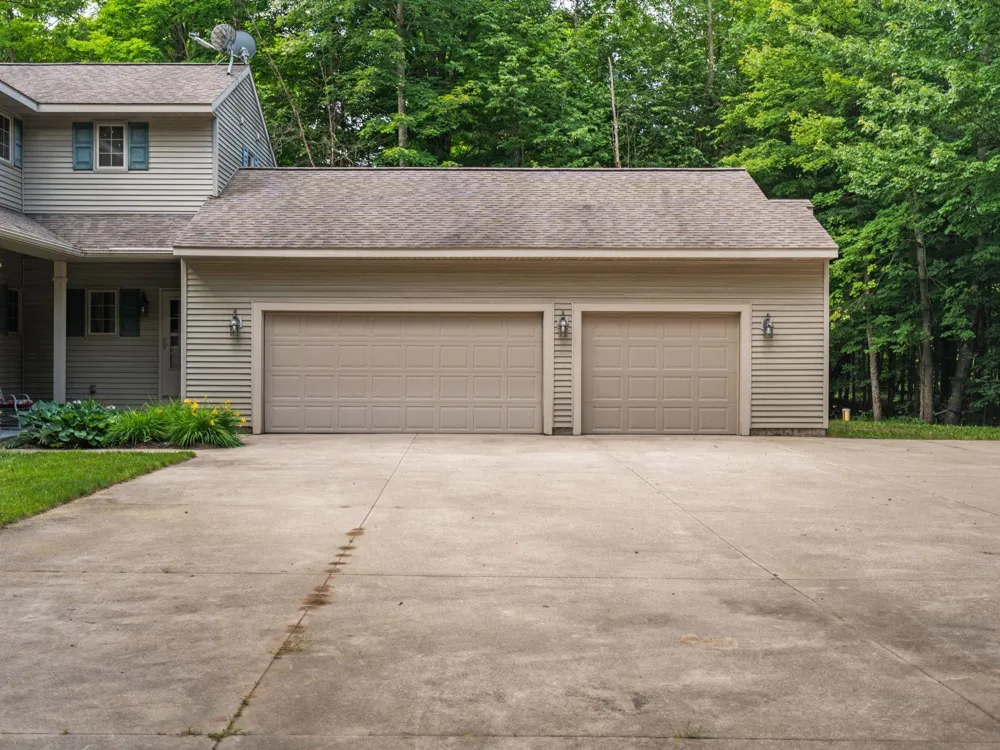 15445 Holly Drive Springdale Township, MI 49683